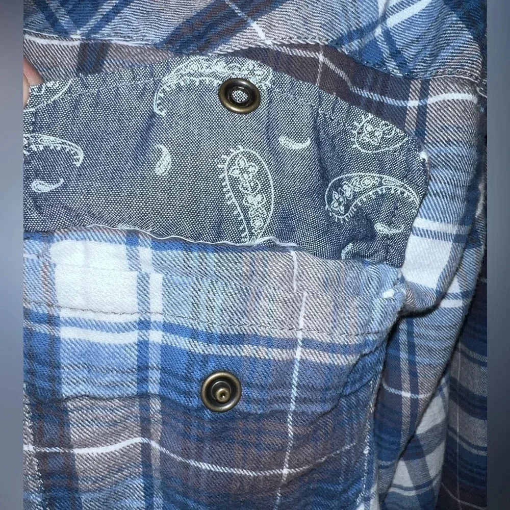 Zachs Girlfriend Bea,XL, blue plaid, paisley print lining pearl snap roll‎ tab